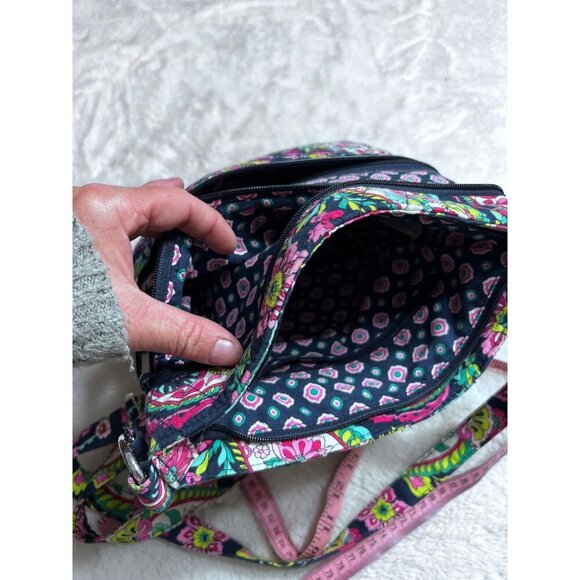 Vera Bradley petal paisley pattern crossbody purse - Picture 7 of 9